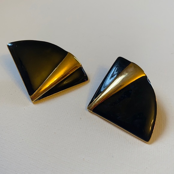 Vintage Monet earrings - Picture 3 of 6